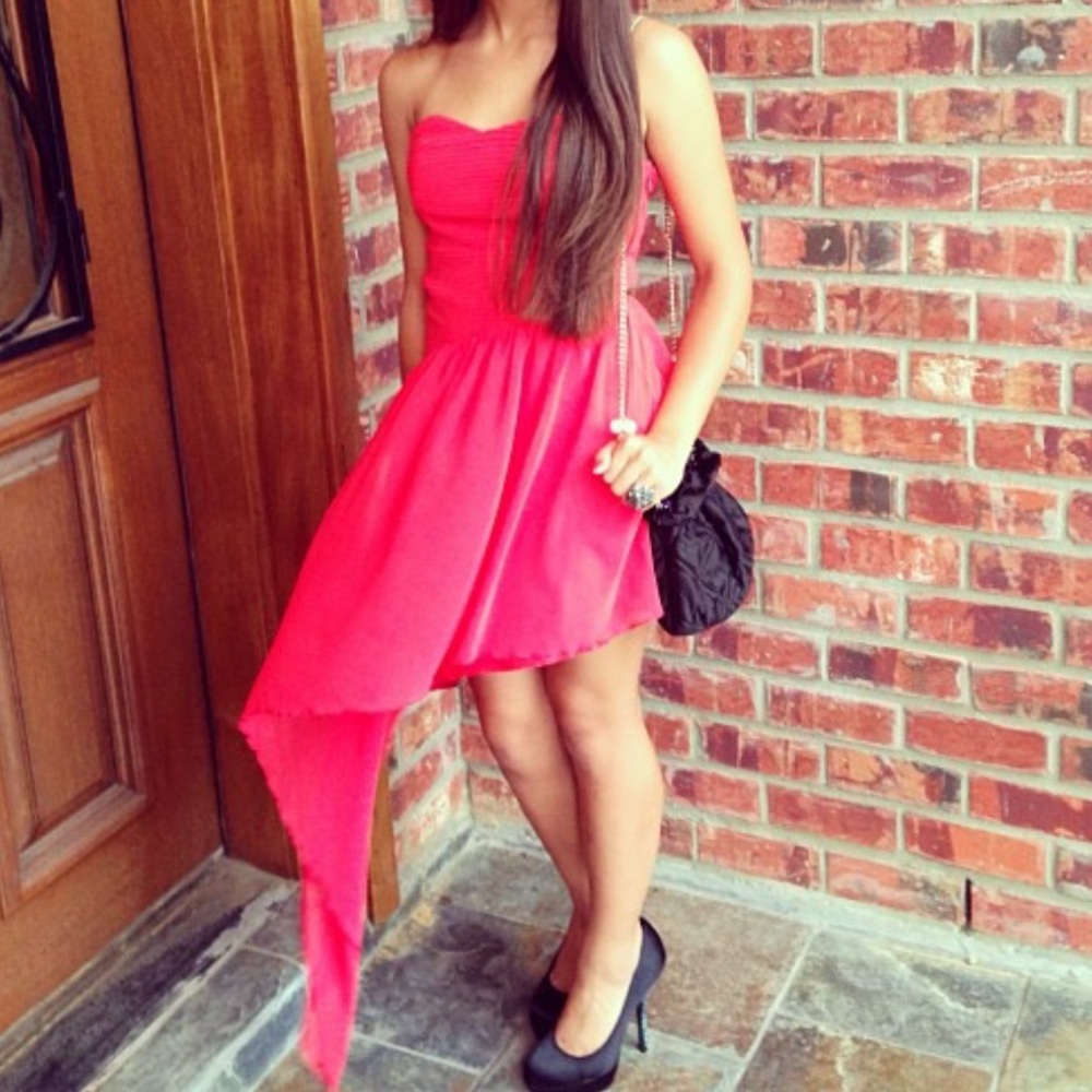 High to low long dress, flows